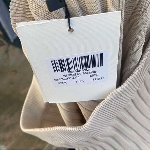 DISSH Off white, high waisted, thick ribbed maxi skirt size large NWT - Picture 9 of 10